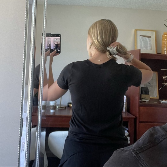 Lululemon top - Picture 2 of 3